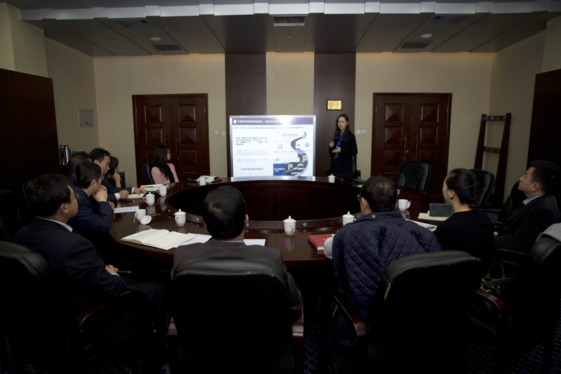 10月28日上午，学院党委书记、常务副院长马俊杰会见了教育部国际司机制办主任杨晓春及IBM政府创新研究院常务副院长孙岩琨一行四人。学院办公室、教务部、涉外培训部和远程培训部等部门负责同志参加了会见。