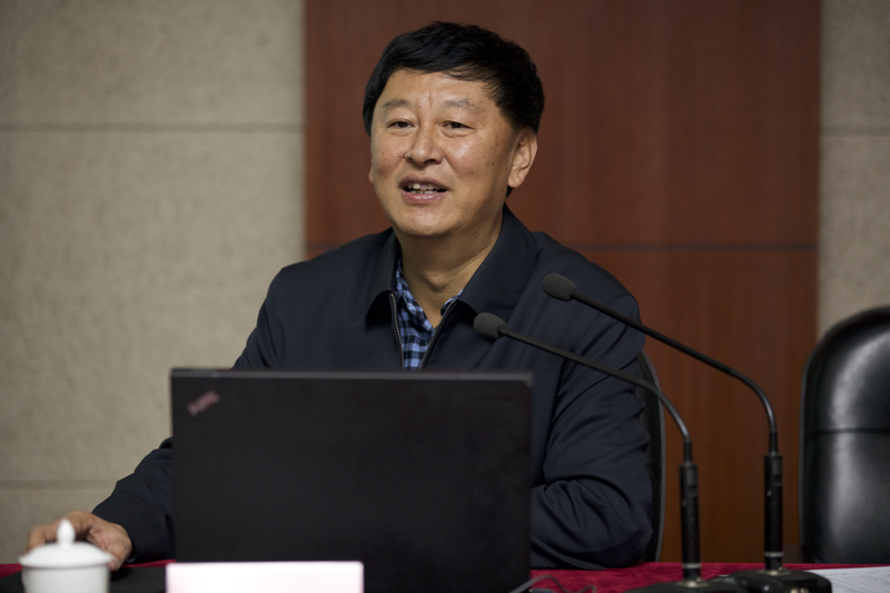 11月4日上午，云南师范大学党委书记叶燎原来院为第46期高校中青年干部培训班作题为“地方高校文化软实力建设的实践与思考”案例教学。教学开始前，学院党委书记、常务副院长马俊杰与叶燎原书记交流了工作。