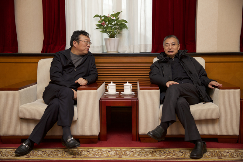 国务院发展研究中心副主任张来明为学院2015年第5、6期全国高校思想政治理论课骨干教师研修班等在院各班次学员及学院中心组成员、全体专兼职教师作题为“十八届五中全会解读”的专题报告