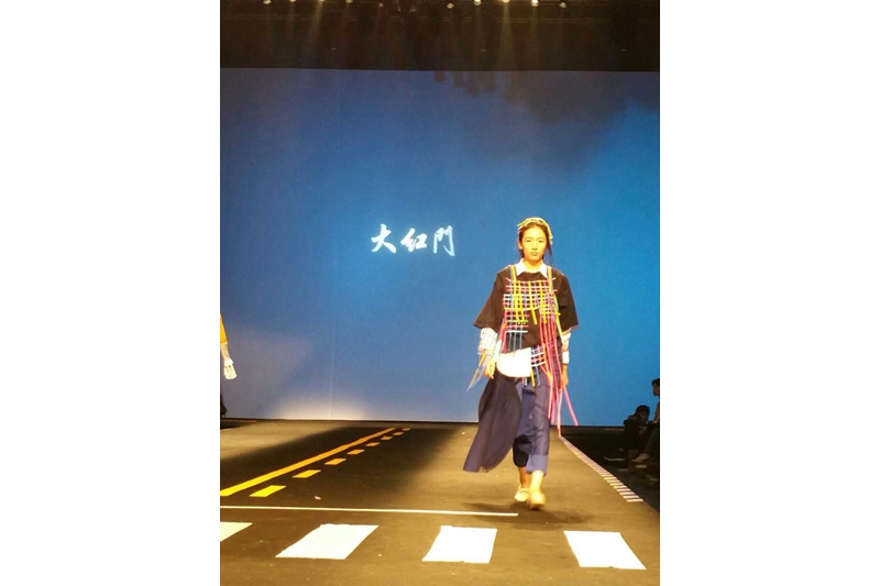 “北服时装周”上的实践教学环节，让人欣赏到了北服学子对传统服饰文化的传承创新能力。北服在创新创业教育方面的一些举措极具借鉴意义。