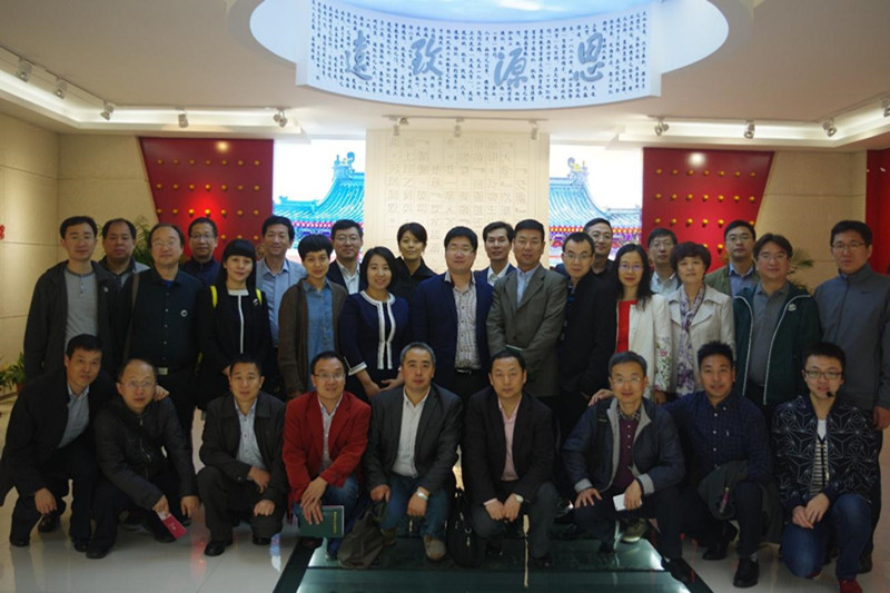 全体学员参观了上海交通大学120周年校庆专题展览馆。展览馆展示了上海交通大学（1896年到2016年）在校史沿革、人才培养、师资队伍、学科建设、科研基地及标志性成果等方面的总体情况和取得的重大进展和成就。（文字：米永强；摄影：向绪言；整理：罗喜胜）