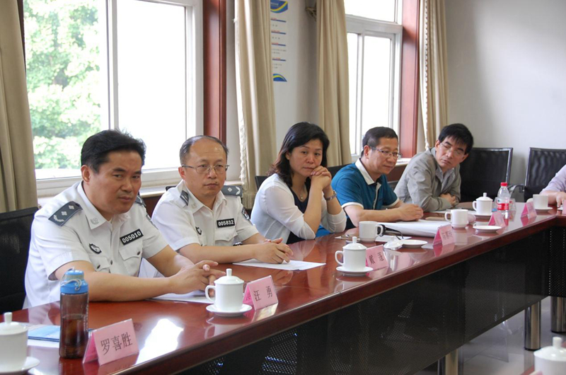 中国人民公安大学副校长汪勇热情接待考察团，并举行座谈会。中国公安大学党校办、侦查学院等相关部门领导参加了座谈及交流。