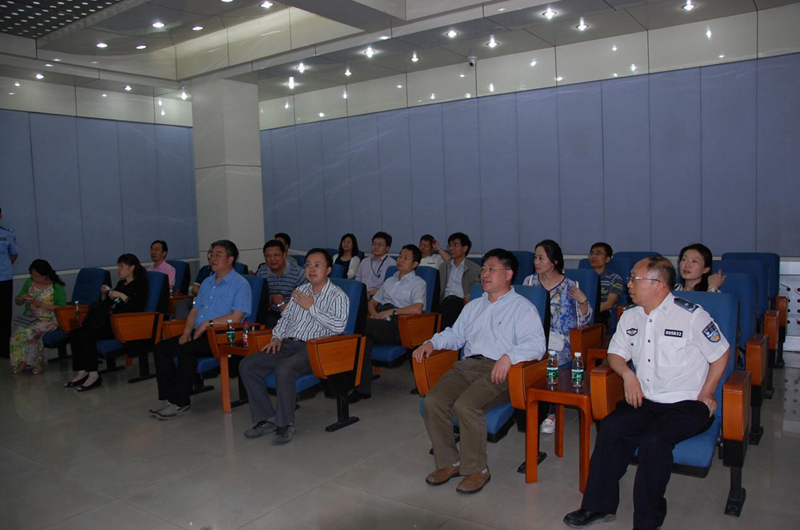 调研期间，学员们参观了中国人民公安大学警务实战训练中心，刑事科学技术实验教学中心，了解了公安队伍专门人才实践实训情况。