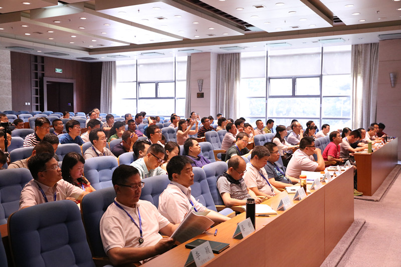 在为期七天的研修学习中，来自全国30个省、自治区、直辖市的96名学员将通过专题报告、小组研讨、案例教学和现场教学等多种形式开展学习。（陈霞玲）