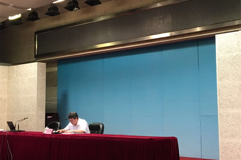  开班式后，中国记协党组副书记、书记处书记高善罡做了题为《深入学习贯彻习近平总书记党的新闻舆论工作座谈会重要讲话精神》的专题辅导报告。本培训班将举办三期，从8月6日至14日，每期四天。全国31个省、直辖市、自治区的高校新闻院系负责人及骨干教师共计612人将参加培训学习。（佛朝晖）