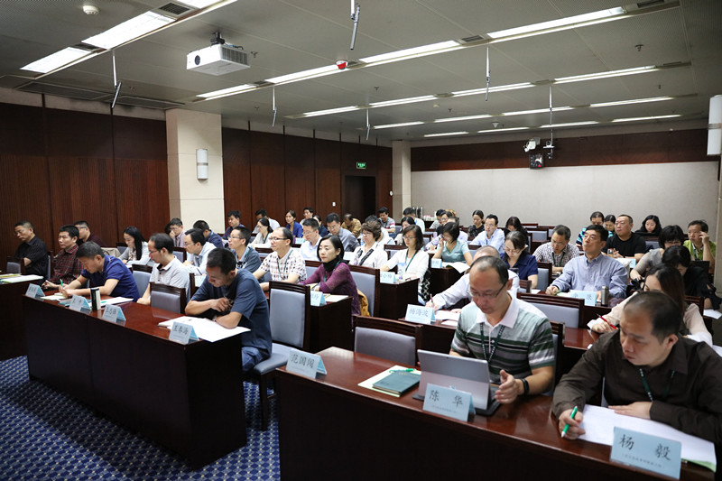 “创建学习型城市高级研修班”是根据人力资源和社会保障部关于“专业技术人才知识更新工程2016年高级研修项目计划”举办的国家级研修项目，主旨为更好地贯彻落实国家“十三五”规划和教育规划纲要关于“加快学习型社会建设”的战略任务，深入推进《教育部等七部门关于推进学习型城市建设的意见》的贯彻落实。研修班将以推进学习型社会建设为主题，学习借鉴国际学习型城市建设的新理念新经验，总结交流各地学习型城市建设的新做法新成果，研讨我国学习型城市测评指标体系和测评方法，推动学习型城市测评工作。学院培训部和中国成人教育协会办公室相关负责同志参加了开班式并介绍了有关情况。研修班共有来自全国各地从事成人教育工作的学员70余人，将进行为期5天的学习研修。（文稿：杨艳玲 编辑：张林东）