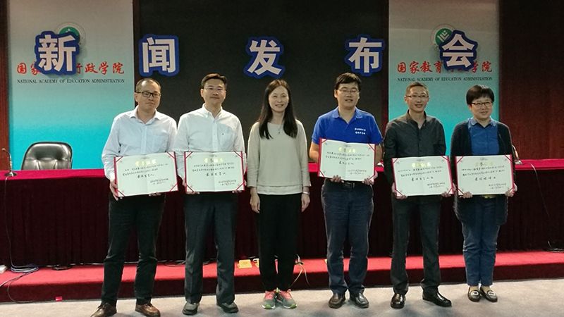 经过激烈的角逐和志愿者评委的认真投票，最后二班代表队被评为“最佳发言人组”，三班代表队被评为“最佳媒体人组”，学员何作井、陆国祥、白峰获评“最佳发言人”。