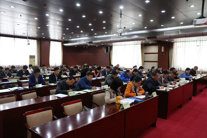 来自全国28个省、自治区、直辖市以及新疆生产建设兵团和4个计划单列市的33名学员,将在学院开展为期4天的研讨学习,并参加有关调研座谈活动。(赵京) 来自全国28个省、自治区、直辖市以及新疆生产建设兵团和4个计划单列市的33名学员,将在学院开展为期4天的研讨学习,并参加有关调研座谈活动。(赵京)