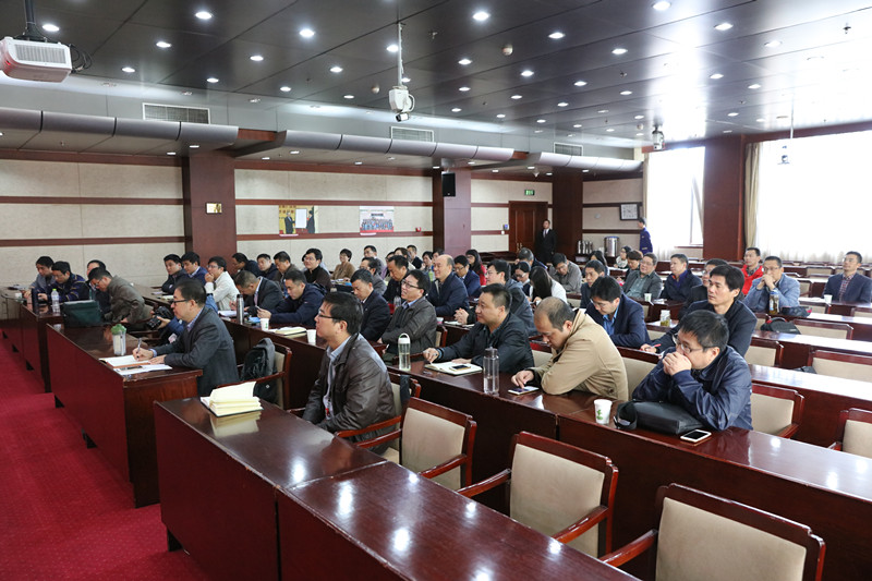 三位学员代表就学习收获作了大会交流发言。大家表示，回到学校后要把学习成果进一步转化为工作动力，推进所在学校迈向新的发展阶段。（屈潇潇）