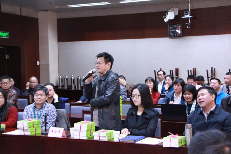 辩论赛主持人为叶蔚兰。班主任于鲁文教授、副班主任薛珊老师及学员翁品雄、刘晓洪、张明炯担任本次比赛的评委。