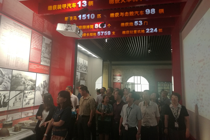 专题展览，突出表现了中国共产党在抗战中的中流砥柱作用，反映了中国作为东方主战场为世界反法西斯战争胜利作出的不可磨灭的贡献。回顾历史，不能忘却，勿忘国耻，警钟长鸣！