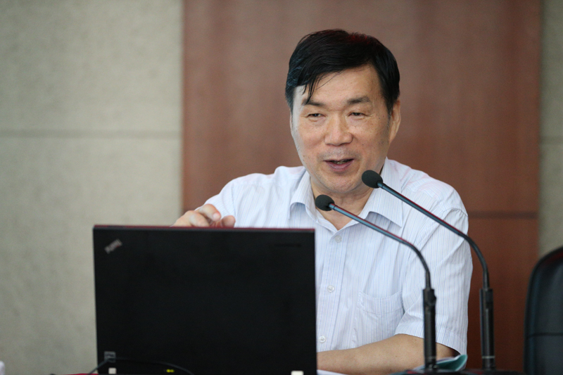 李天顺介绍了本次研讨班的举办背景、教学计划及课程设计的逻辑意图。他指出，中国的特殊教育正处于爬坡过坎、砥砺奋进的关键阶段，普及水平显著提高，条件保障能力不断加强，师资队伍建设进一步加强，教育质量稳步提升；特殊教育改革发展的实践充分表明，必须扎扎实实抓好认识、统筹、融合、特办和教师等五大要素。他强调，面对新的形势和挑战，第二期特殊教育提升计划会坚持统筹规划、普特结合，尊重差异、多元发展，坚持政府主导、各方参与等基本原则；重点完善特殊教育体系，提高特殊教育质量，加快发展非义务教育阶段特殊教育，健全特殊教育专业支撑体系，加强专业化特殊教育教师队伍建设，大力推进特殊教育课程教学改革。