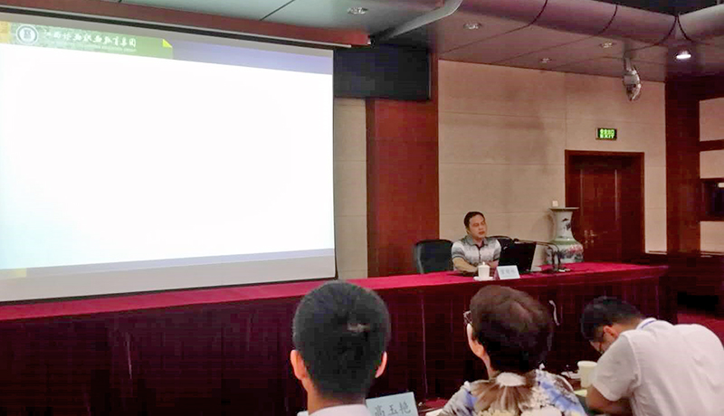 江西环境工程职业学院园林与建筑学院党总支副书记曾赣林，就学院多举措提升教师职业能力、以赛促教促学新突破、党团建设有创新、打造江西林业职业教育集团“赣南模式”等四个方面作了汇报。