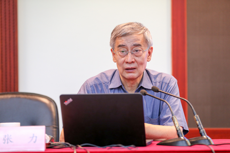 开班式后，国家教育咨询委员会秘书长张力作了题为“‘十三五’期间高等教育的改革发展形势分析”的开班报告。