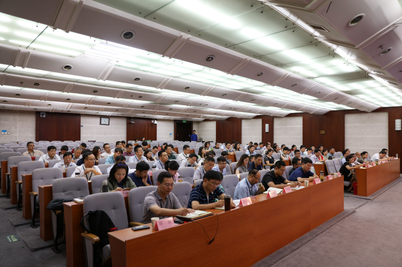 本期研讨班共报到学员88人，女27人，平均年龄42岁。学员来自全国29个省（市、自治区）及新疆生产建设兵团，由省教育厅（教育工委）干部培训管理者、全国干部教育培训基地管理者以及地方高校组织部门的管理者等构成。（王敬红）