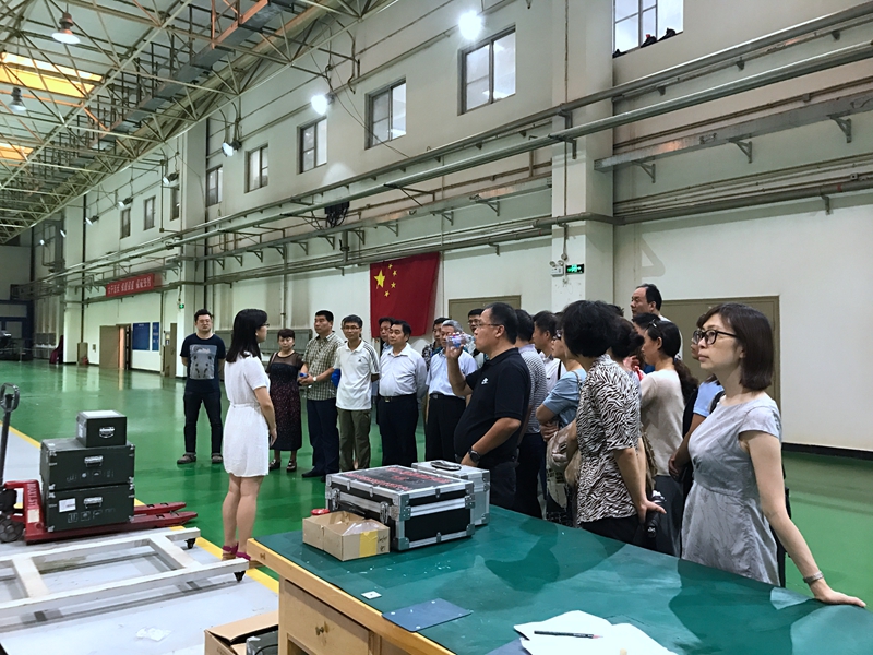 听取介绍之后，学员们观看了《今日北航》宣传片，分两组参观了航空航天博物馆、大型金属构件增材制造国家工程实验室（3D打印）、北京北航天宇长鹰无人机科技有限公司，深入了解了我国航天航空事业发展之路，以及增材制造（3D打印）、无人机等航空科技新兴技术，亲身感受了以北航为首的高等教育院校及其师生为中国航空事业所做出的巨大贡献。