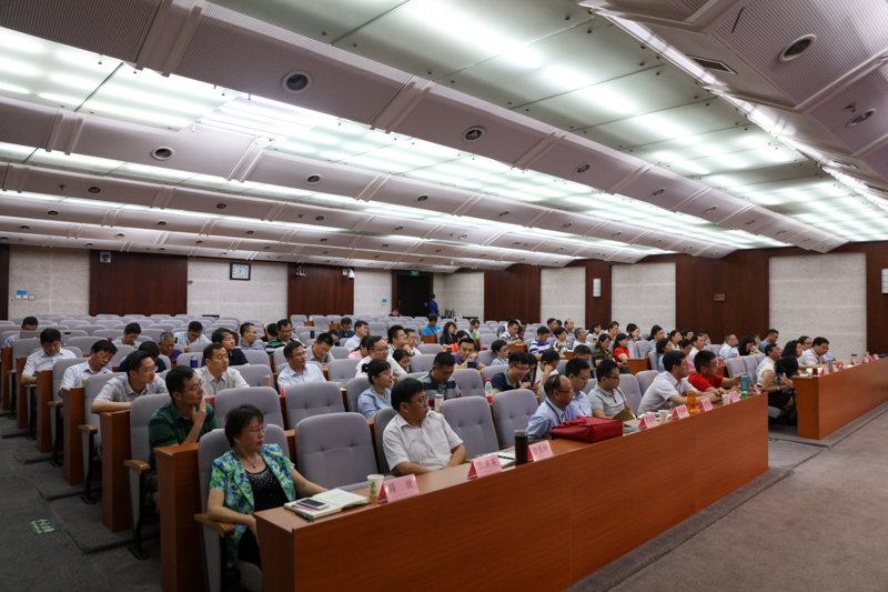 本期研讨班作为教育干部培训管理者的内训项目，具有同行交流的性质，是对学院培训项目设计与落实的全面检验。在为期一周的教学计划中，共设计了包括专题报告、案例教学、现场教学、团队学习等在内的13个教学环节；教学方法设计上注重教学互动性，充分发挥学员的主体地位，使学员由单一的、被动的听者变为主动的参与者、观察者、分享者、表达者，方法的活化也有效促进了研修效果的提升。（执笔人：王敬红）