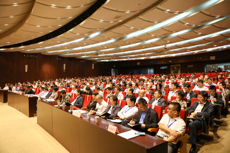 来自各中央部门(委)所属高校及“一省一校”省部共建高校分管改革的校领导,各省(区、市)教育厅(教委)、各计划单列市教育局、新疆生产建设兵团教育局分管改革的厅局级负责同志和处级干部,教育部各司局相关负责同志共206人参加了培训学习。(学院办公室) 来自各中央部门(委)所属高校及“一省一校”省部共建高校分管改革的校领导,各省(区、市)教育厅(教委)、各计划单列市教育局、新疆生产建设兵团教育局分管改革的厅局级负责同志和处级干部,教育部各司局相关负责同志共206人参加了培训学习。(学院办公室)