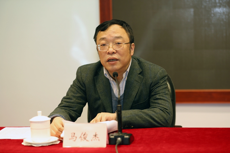 马俊杰代表学院对参训学员的到来表示欢迎，并强调“高校思想政治理论课骨干教师研修班”是国家教育行政学院唯一的教师培训项目，历来受到学院的高度重视，希望全体学员能够结合本职工作，认真遵守学院纪律要求，珍惜机会，尽快进入学习状态，积极参与学习，加强交流互动，加强党性修养，提高学习成效，圆满完成研修任务，使自己真正成为思想政治理论课教师队伍中的骨干力量。