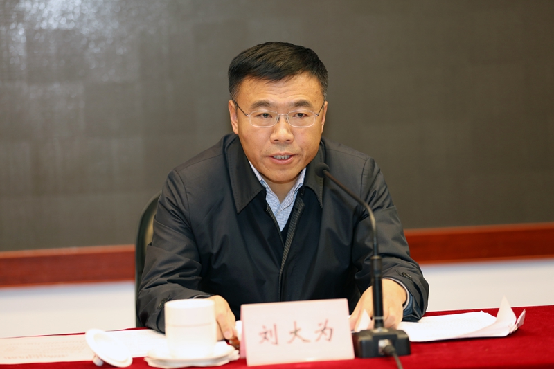 刘大为在讲话中充分肯定了思政课骨干教师研修班自举办以来取得的良好效果与发挥的重要作用，结合深入学习贯彻习近平新时代中国特色社会主义思想和党的十九大精神的鲜明主线，明确了此次研修班的举办的特殊意义，提出了研修学习的具体要求和目标。
刘大为指出，全面推进习近平新时代中国特色社会主义思想进教材进课堂进学生头脑是高校思政课战线的头等大事和重中之重，思政战线工作者要充分发挥课堂主渠道作用，根据中央的统一部署，按照教育部党组的要求，先学一步、多学一点、深学一层，“一定要原汁原味学习；一定要踏踏实实研究；一定要原原本本讲授；一定要兢兢业业奋斗”，精心安排，学深悟透，把全面推动习近平新时代中国特色社会主义思想“三进”这件大事抓实、抓出影响，充分发挥思政课战线的示范、引领、辐射、带动作用。
刘大为强调，思政课战线教师要站在思政课肩负的历史使命上提高认识，要站在中国百年变局的新征程上提高认识，要站在我们面临的风险考验上提高认识，要站在我们党理论创新的历史进程中提高认识。通过全面实施习近平新时代中国特色社会主义思想大学习“领航计划”，加快配齐思政课教师队伍，更加重视教师队伍培养，不断完善教师考核评价制度，加强思政课教师教学工作指导等途径，切实办好高校马克思主义学院，坚持不懈用习近平新时代中国特色社会主义思想武装大学生的头脑，不断提高思政课教学质量和水平，增强大学生对思政课的获得感。