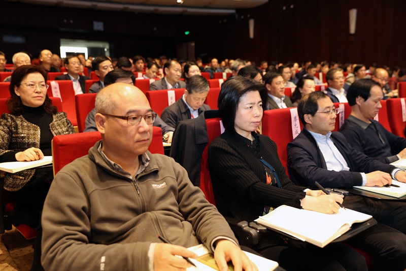 学员们认真听取了整场报告，一致认为杜部长的报告高屋建瓴，深入浅出的论述了科技发展的最新趋势以及带给教育的发展机遇和挑战，启发了自己对未来工作的思考和努力方向。（撰稿：杨志；摄影：于荣壮）