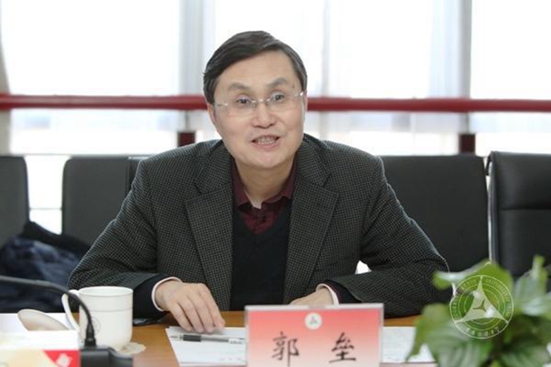 郭垒表示,为了充分挖掘和提炼教育系统干部培训的优质教学资源,提高培训的针对性与实效性,国家教育行政学院今年继续推进现场教学基地建设工作,以期通过教学基地建设,推进实践体验式培训学习模式的实施,实现培训内容的精细化、情景化和专业化。中国传媒大学在办学治校过程中积累了很多创新做法和可资借鉴的经验,此次前来就是期望更加深入地了解传媒大学的专业特色和品牌资源,进一步协商建立现场教学基地等事宜。 郭垒表示,为了充分挖掘和提炼教育系统干部培训的优质教学资源,提高培训的针对性与实效性,国家教育行政学院今年继续推进现场教学基地建设工作,以期通过教学基地建设,推进实践体验式培训学习模式的实施,实现培训内容的精细化、情景化和专业化。中国传媒大学在办学治校过程中积累了很多创新做法和可资借鉴的经验,此次前来就是期望更加深入地了解传媒大学的专业特色和品牌资源,进一步协商建立现场教学基地等事宜。