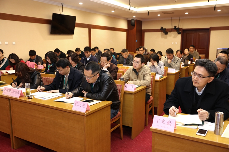 此次培训班为期4天，来自教育部相关司局和部直属高校相关处室的干部共50名学员参加培训学习。（供稿：社会科学教研部 董险峰；摄影：图书信息技术部 于荣壮）