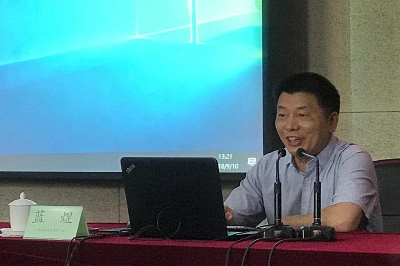 二班学员、广东省高州市教育督导室主任蓝煜针对“如何调动县（区）责任督学督导工作的积极性”发表了个人见解，并提出了解决方案：一是把挂牌督导列入督学的岗位职责；二是全面实行督导负责制；三是建立存在问题整改情况通报制度。