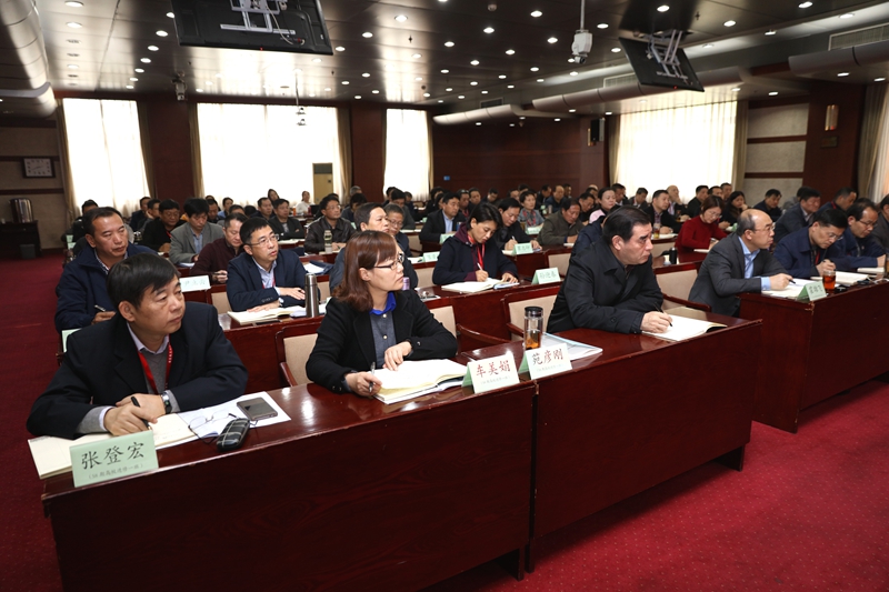 大家一致认为，鲁昕副部长的报告高屋建瓴，理念前沿，视野开阔，指导力强，对于大家深入把握时代脉搏、扎根中国大地办好具有中国特色的现代职业教育具有重要指导意义。（供稿：教育行政教研部 郭静；摄影：图书信息技术部 于荣壮）