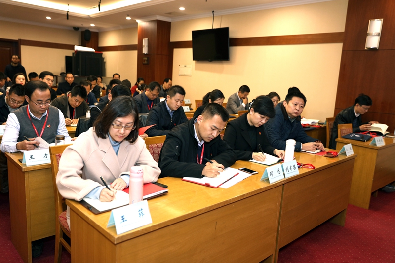 本期培训班为期十天，将分为院内培训和京外考察两个阶段。参加本次培训的学员共47名，平均年龄38岁。（供稿：社会科学教研部 王敬红；摄影：图书信息技术部 于荣壮）