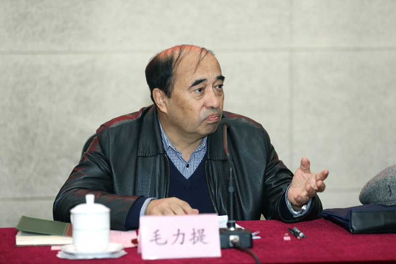 毛力提在动员讲话中介绍了本次培训项目的背景、目的和意义，并结合学习贯彻全国教育大会精神向学员们提出四个方面建议：一是切实增强对教育工作的坚定和自信。党的十八大以来，国家加大投入力度，民族教育事业得到快速发展，今后局长们要更加注重内涵式发展，充分发挥自身能力，在教育战线上继续努力取得更大成绩。二是准确把握民族地区教育面临的形势。对于当前民族地区教育面临的突出挑战，包括补充紧缺教师、各学段间衔接、信息技术应用、职教学前发展、教师素质提升等几方面亟待加强。三是在工作中提高政治站位。深入学习领会习近平总书记关于教育的重要论述及全国教育大会精神，在此基础上凝心聚力，打赢教育脱贫攻坚战，同时围绕立德树人提升教育工作水平。四是加强学习积极主动性。认真学习吃透中央精神，遵循教育规律，做有心有爱的教育干部，将学习成果转化为工作动力，努力推进民族地区的教育质量提升。
