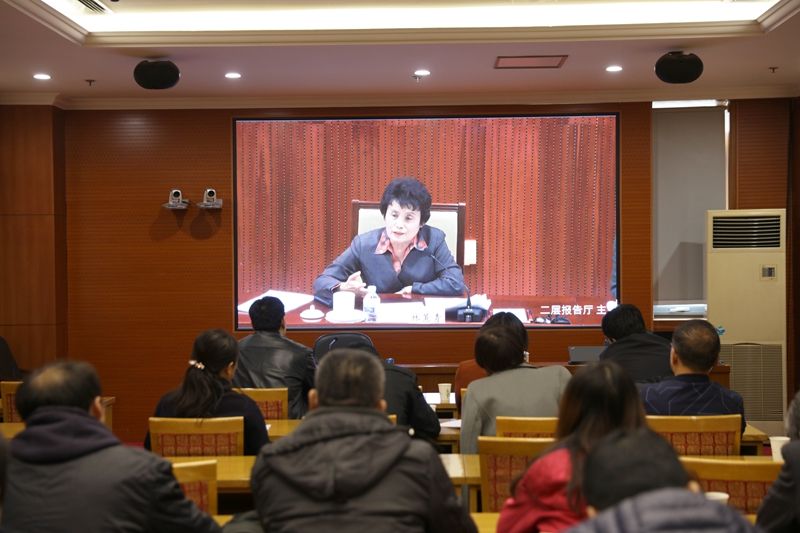 12月5日上午，教育部党组成员、副部长林蕙青以“深入学习贯彻全国教育大会精神，全面提高高校人才培养能力”为主题，为教育部直属机关学习贯彻全国教育大会精神培训班作第五场专题辅导报告。学院在校长大厦第二会议室设立分会场，组织党员干部职工集中收看，同步学习。