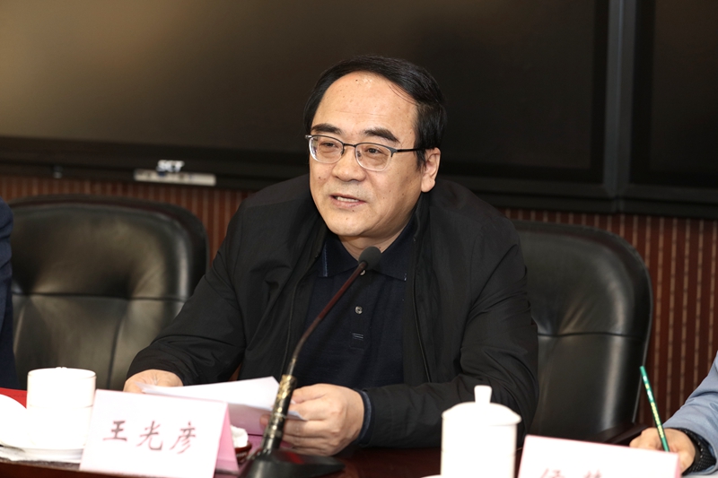 王光彦同志在开班动员讲话中指出，本期进修班主题是全面系统学习贯彻习近平新时代中国特色社会主义思想和党的十九大精神，认真学习贯彻习近平总书记关于教育的重要论述和全国教育大会精神，坚持把加强党的政治建设摆在首位，突出理想信念、党性和党规党纪教育。王光彦就认真学习贯彻习近平总书记3月1日在中央党校（国家行政学院）中青年干部培训班开班式上的重要讲话精神提出要求，希望学员们贯穿于培训学习始终。他强调，本期班专门安排了“教育脱贫攻坚”专题学习研讨和“三区三州”深度贫困地区教育脱贫攻坚专题调研。希望大家带着使命、带着责任、带着目标、带着感情，全身心投入到学习培训中，做到学有所思、学有所获、学有所成。