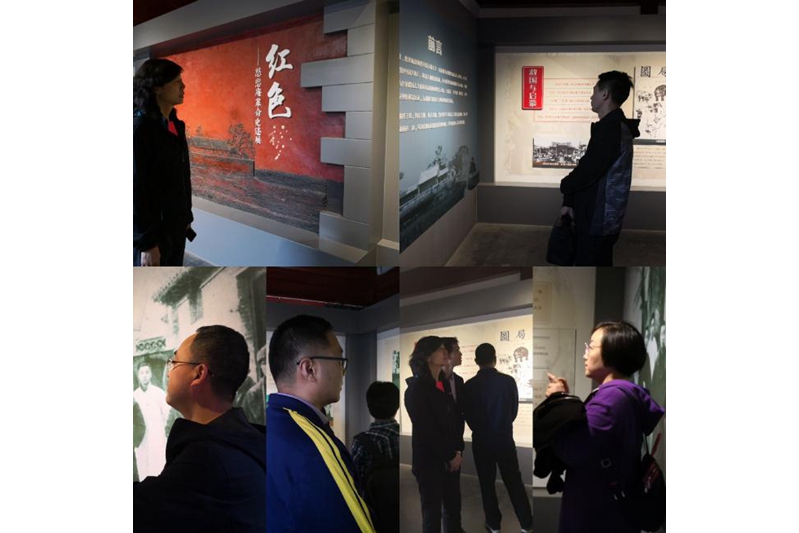 1920年1月18日,毛泽东与“辅社”在京成员,集会商讨驱逐湖南军阀张敬尧的斗争,会后在慈悲庵山门外大槐树前合影留念。 1920年1月18日,毛泽东与“辅社”在京成员,集会商讨驱逐湖南军阀张敬尧的斗争,会后在慈悲庵山门外大槐树前合影留念。