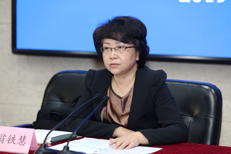 翁铁慧在报告中强调了三个方面，一是要“提高站位”，进一步认识研究生教育高质量发展的极端重要性；二是要“直面问题”，进一步认识当前研究生教育质量方面的突出瓶颈；三是要“蹄疾步稳”，进一步系统推进研究生教育质量保障工作。最后，翁铁慧代表教育部党组向全体学员表示感谢，并在学科研究和学科评议指导方面向大家提出了更多期待。