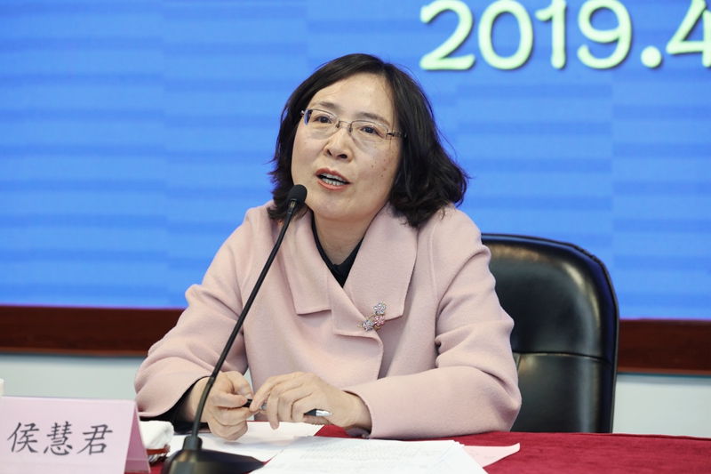 侯慧君在讲话时首先祝贺全体学员顺利完成研修任务，取得丰硕成果。她强调，学习研修期间大家专注学习、深入研讨、广泛交流、启迪智慧，切实加强党性修养和锻炼，进一步增强了使命感和责任感，向部党组交了一份满意的答卷。侯慧君强调，集中学习的结束，也是新的学习和实践的开始，希望大家不忘初心、牢记使命，把学到的新理念、新思路、新经验带回去，在坚决贯彻落实党中央各项决策部署上作表率，落实立德树人的根本任务，坚持扎根中国大地办一流大学,成为宝生部长在开学典礼中所期望的“过五关斩六将”教育干部，为建设高等教育强国做出应有的努力和贡献。