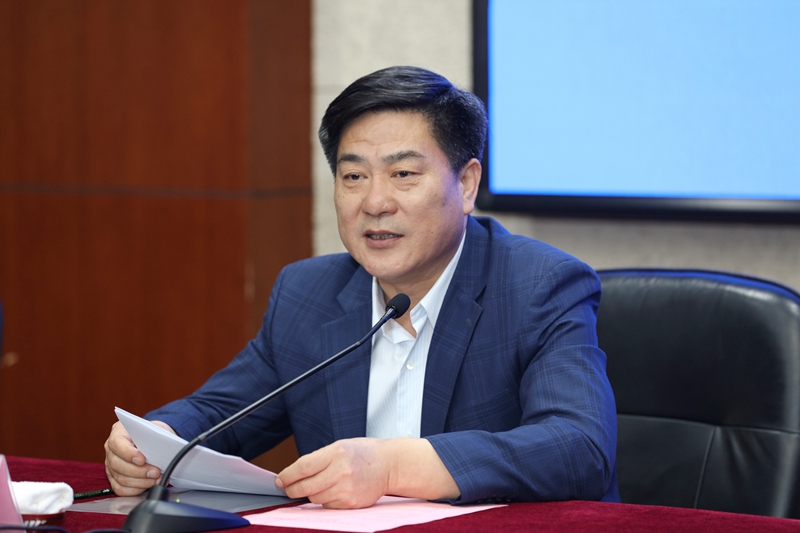 葛振江在作动员讲话时，强调指出了举办此次培训班的背景和意义：一是认真落实上级的规定和要求，需要我们进一步加强干部教育培训；二是从中心干部队伍的结构、现状来看，需要我们进一步加强干部教育培训；三是中心面临的工作任务，需要我们进一步加强干部教育培训。希望全体学员端正态度，提高认识；要遵规守纪，严格要；紧密结合自身工作实际学习，注重灵活运用和总结消化，把所学、所思、所悟应用到实际工作中，确保取得实实在在的效果。