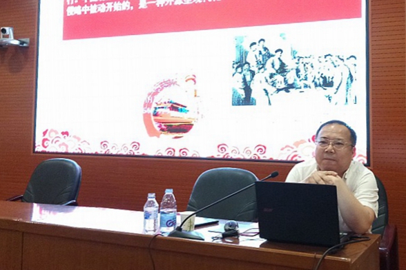 韩喜平教授以历史的视角从解读文明古国与李约瑟之谜开始，全面梳理了近代以来中国人民探索复兴道路的曲折与收获，深刻解读了中国共产党的奋斗与现代化的目标，强调了党的领导对于实现“两个一百年”奋斗目标的核心作用，并结合党的十九大精神分析了当代中国人实现中华民族伟大复兴的历史责任。报告高屋建瓴，内容丰富，语言生动，思虑缜密，见解深刻，既有对总体情况的概括总结，也有对历史事件和现实问题的深入剖析；既指出了有待解决的种种难题，也给出了自己的鲜明观点和解决方案。