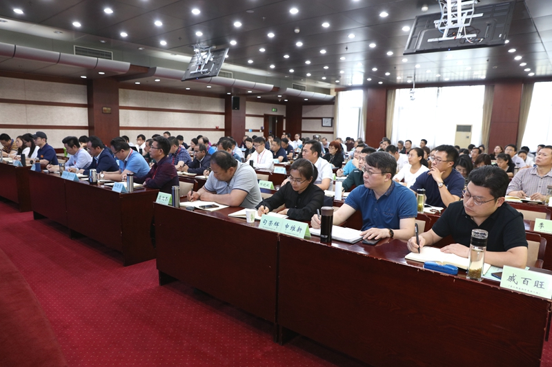 学员们在听取报告后纷纷表示，鲁昕会长的报告振奋人心，增强了大家努力建设现代职业教育的信息和责任感，今后将进一步深入学习报告内容，在各自岗位上发挥积极作用，推进高等职业教育高质量发展。（撰稿：第57期高校中青班宣传委员、广东科贸职业学院党政办公室主任 郭浩东，班主任、教育行政教研部 佛朝晖；摄影：图书信息技术部 于荣壮）