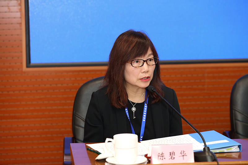 陈碧华表示很高兴能够在五四运动100周年、新中国成立70周年之际来到北京学习交流，这是一个难能可贵的机会。非常感谢香港中联办、教育部、国家教育行政学院精心安排的学习内容，使我们能够加深对祖国的了解，感受北京的发展，对此次学习交流充满期待。