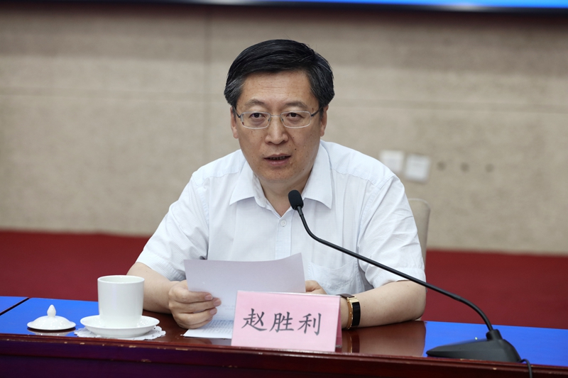 赵胜利在讲话中，对教育部老干部工作尤其是对加强部属高校、直属单位离退休工作的宏观指导给予了充分肯定。他强调，要以开展“不忘初心、牢记使命”主题教育为契机，深入学习贯彻习近平新时代中国特色社会主义思想和总书记关于老干部工作的重要论述，扎实做好新时代老干部工作。要下力破解难题，更好地以政治建设为统领全面加强离退休干部党的建设；进一步推动“三化”建设，切实把握好“以一化带两化促三性”的工作要求；要强化作风转变，以实际行动真抓实干解决实质问题，把新时代老干部工作真正做深做实做细做优，推动教育系统离退休干部工作再上新台阶。