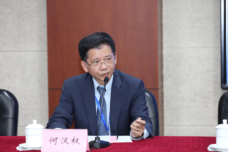 何汉权表示很高兴能够参加此次交流活动，在建国70周年之际到北京交流很有意义。回顾过去，中国百年屈辱，新中国建国以来取得了伟大的成就，尤其是改革开放40年来，中国在科技、军事实力等方面均有显著提升。取得成绩的关键在教育，教育为国家的发展培养了大量的人才，推动经济发展和科技进步。香港与内地自古以来就是一家人，血浓于水，要知道香港从何而来，要清楚将来往哪里去，期待以后内地与香港能够有更多交流、更多合作，推动内地和香港的共同发展。