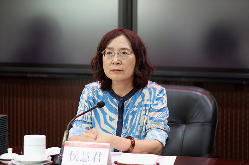 侯慧君指出，大家通过读书、思考、讨论，滋养了灵魂、激发了思想、孕育了智慧；两个月的集中学习，可以说是理想信念的集中“补钙”、政治思想的集中“充电”、党性修养的集中“淬炼”，让同志们站在了思想前沿、政策前沿、理论前沿和实践前沿，对新时代中国教育现代化的战略布局和任务、扎根中国大地办好高等职业教育有了更深刻的领悟。希望大家回到学校开拓创新、建功立业，同时继续保持学习的热情和学习的习惯，一是继续讲学习、讲政治，教育报国守初心，带头增强“四个意识”、坚定“四个自信”、做到“两个维护”；二是继续讲宗旨、讲责任，立德树人担使命；三是继续讲党性、讲修身，知行合一有作为。