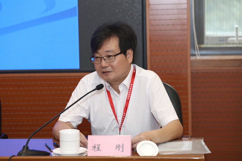 程刚在开班动员讲话中指出，新时代新征程新形势对高校思想政治工作提出了更高的要求，组织本次委托培训旨在深入贯彻落实全国教育大会和思想政治教育工作会议精神，有效提升中国计量大学思想政治工作骨干队伍的素养和能力。希望全体学员做到，提高认识，牢记使命，积极学习新知识，掌握新方法，研究思想政治工作规律；认真学习，加强交流，严肃对待每一堂课，结合实际，深入思考，争取学有所用，推进工作改进；遵守纪律，确保安全。