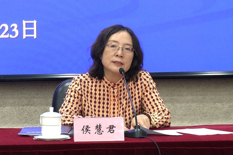 侯慧君在致辞时，代表学院向出席“督学网络学院”开通仪式的各位领导和参加培训的同志们表示热烈欢迎，感谢大家长期以来对国家教育行政学院工作的支持。她全面介绍了督学网络学院的筹备、建设、运行情况，提出依托中国教育干部网络学院平台筹备建设督学网络学院，旨在充分发挥网络培训“大规模”、“泛交流”、“自主化”的优势，满足学员在岗学习、在线学习、移动学习需求。侯慧君表示，在教育部领导支持关心下，学院有信心把“督学网络学院网络培训平台”打造成优质的、没有围墙的名牌“心灵家园”，为广大督导人员提升业务能力、推进教育督导体系和能力现代化建设做出应有的贡献。