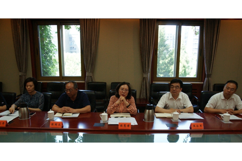 侯慧君感谢北京市委党校对此次调研活动给予的高度重视和精心安排。她认为，北京市委党校在干训组织管理、训研结合、学员研修成果转化为高质量智库成果等方面的工作机制和做法富有特色，值得借鉴学习。在介绍了国家教育行政学院的主责主业及相关工作情况后，她表示作为干训院校，双方有共同点，在很多方面可以互学共进，期望在今后的工作中密切联系、加强交流合作，共同为党的干训事业做出新的更大的努力和贡献。