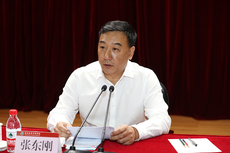 张东刚指出，要深刻领会、认真学习部党组的精神和要求，按照社会主义政治家教育家的目标要求，着力提升高校领导人员政治素质，增强政治能力和履职尽责的本领。他希望大家珍惜机会，发扬严谨务实的学习态度；转换角色，相互学习借鉴，促进共同提高；严守纪律，保持良好作风，展现高校领导干部良好的精神状态。