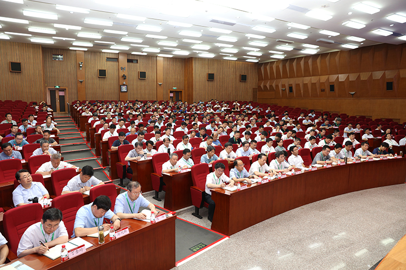 本次培训班共有学员256人，为2016年7月以来新任职的非中管直属高校主要负责同志及新提任的直属高校领导班子副职。这是党的十八大以来，部党组对直属高校新任职领导干部进行的最全口径、最大规模和最为系统的集中专题培训。（供稿：学校管理教研部 杨中超；摄影：图书信息技术部 于荣壮）