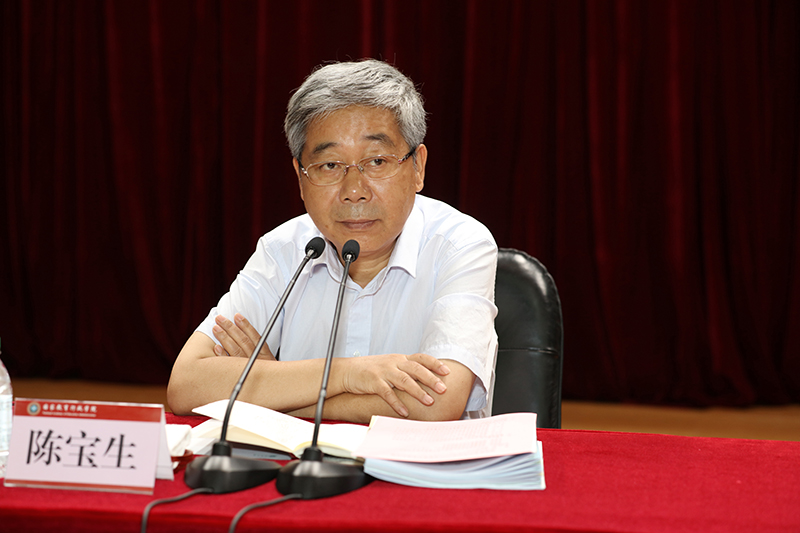 陈宝生在讲话中，结合新中国成立七十年以来我国教育事业发展取得的显著成就，围绕如何看待七十年来我国教育走过的路、如何判断目前我国教育面临的形势、如何构想我国教育未来的发展等问题，做了深刻阐述和系统分析。陈宝生要求全体学员，要拼命地阅读，要深刻地思考，要强化党性修养，结合“不忘初心，牢记使命”主题教育，围绕教育报国守初心进行党性修养，树牢“四个意识”，坚定“四个自信”，坚决做到“两个维护”。陈宝生强调，教育总会面临被推到风口浪尖的风险，全体学员一定要发扬斗争精神，增强斗争本领，敢于并善于同一切有损我国教育事业改革发展的风险挑战作斗争，把自己的责任扛起来，为加快推进教育现代化、建设教育强国、办好人民满意的教育作出新的更大贡献。