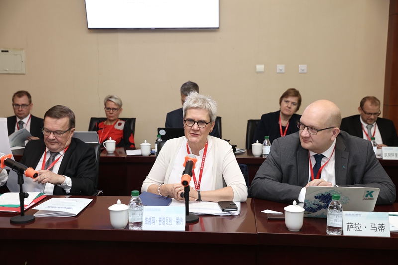 芬兰教育科学文化部部长高级顾问维赫玛·普洛瓦拉·蒂纳·玛利亚女士表示，基于中芬较强的合作意向，双方应通过此次论坛加强了解，探讨可能合作的方向及潜在的问题，确保未来合作成功。